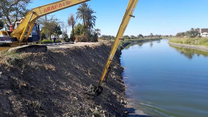 تبطين الترع بالأقصر 3