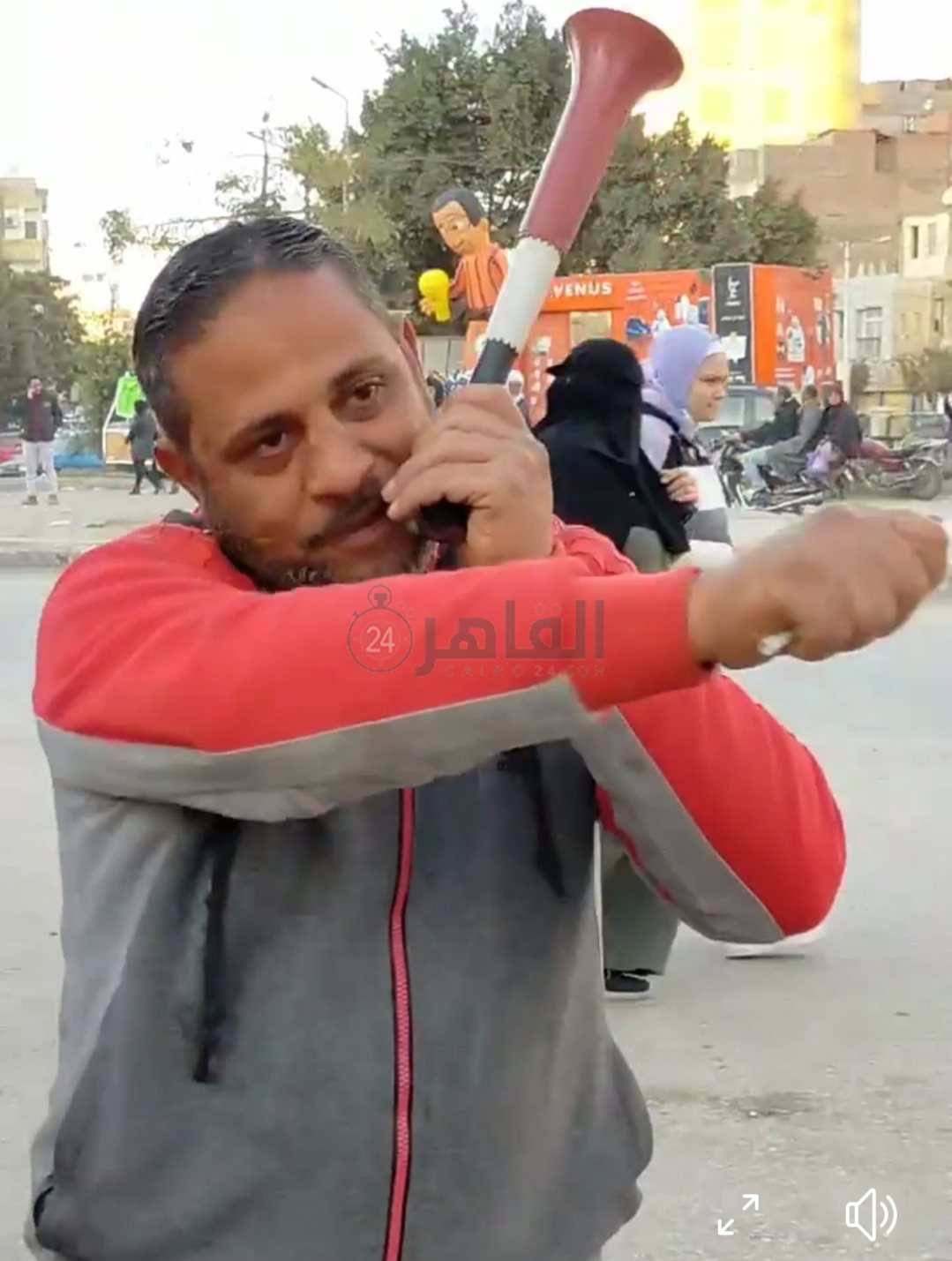 جماهير الفيوم تحتفل قبل انطلاق المباراة