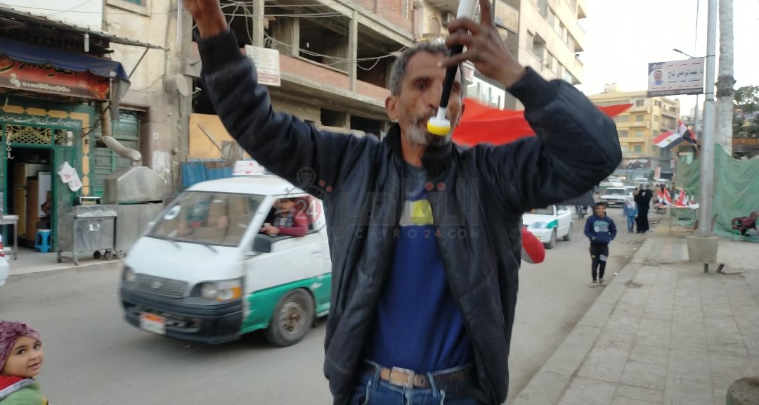 جماهير الفيوم تحتفل قبل انطلاق المباراة