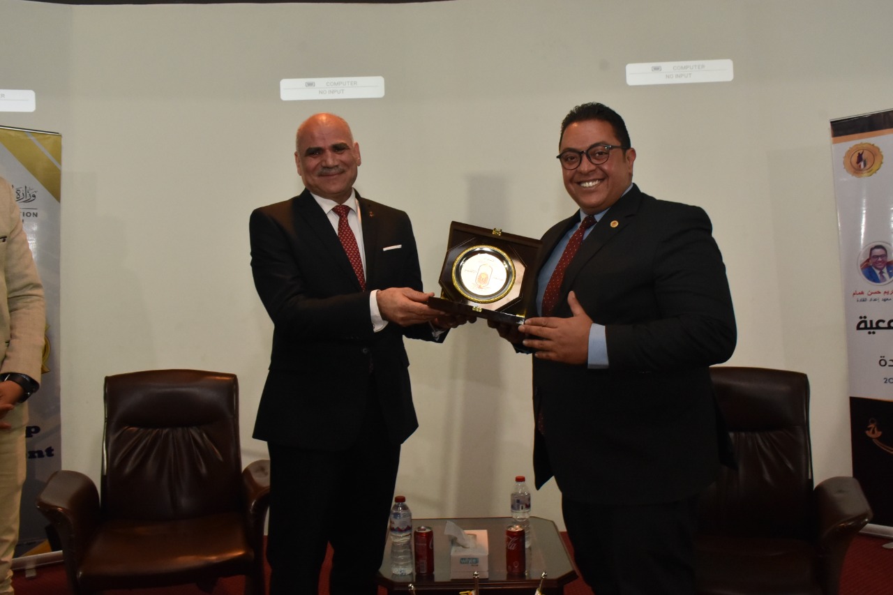  فوج الفتاة الجامعية 3