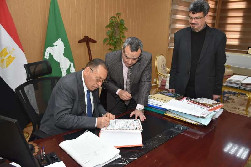 محافظ الشرقية يعتمد نتيجة الشهادة الإعدادية 01