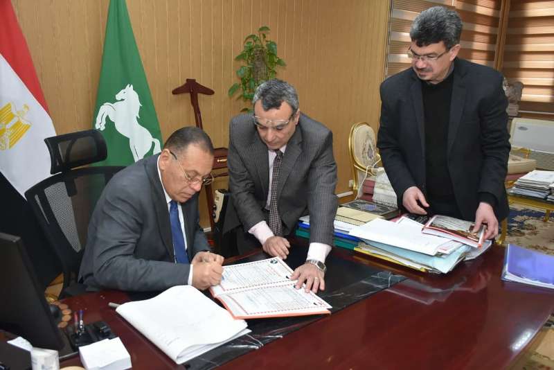 محافظ الشرقية يعتمد نتيجة الشهادة الإعدادية 03