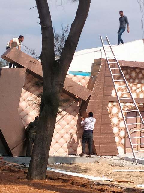 إزالة قاعة أفراح مخالفة في الطريق الصحراوي بالشرقية 02