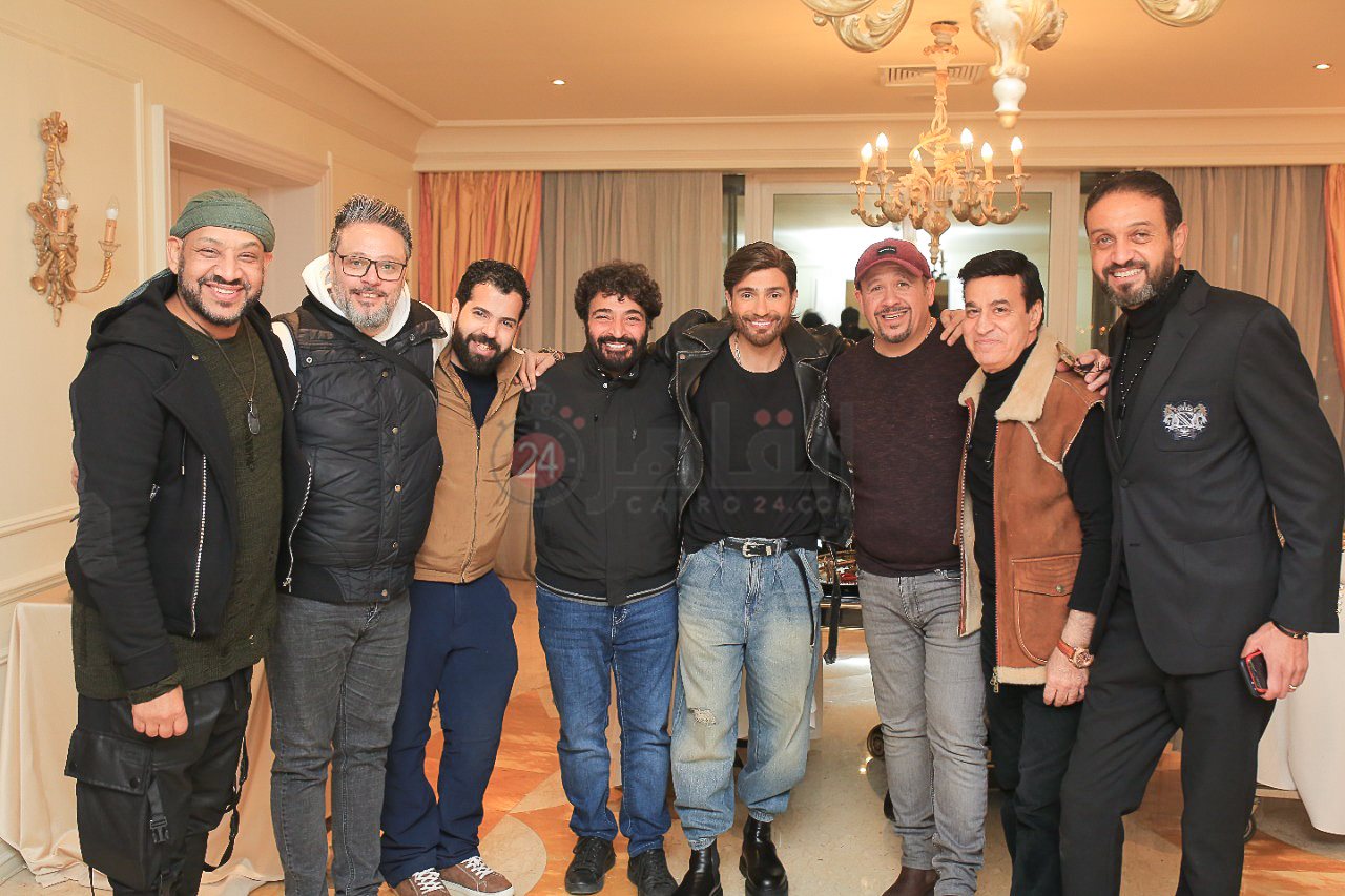 أحمد أيوب وحلمي عبد الباقي وهشام عباس وشادي شامل وحميد الشاعري وكاريكا