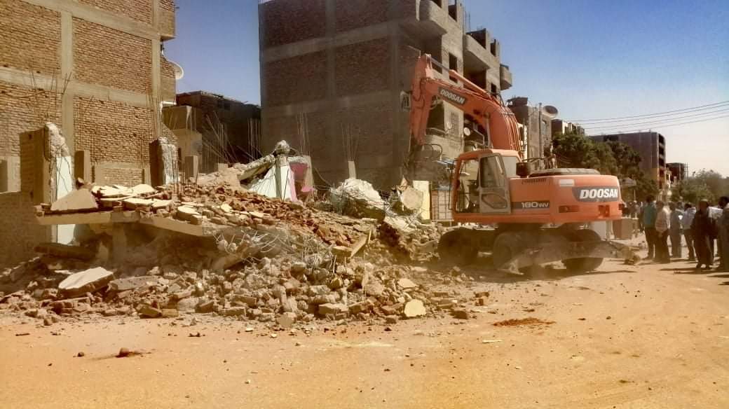 إزالة البناء المخالف على أملاك الدولة بالأقصر