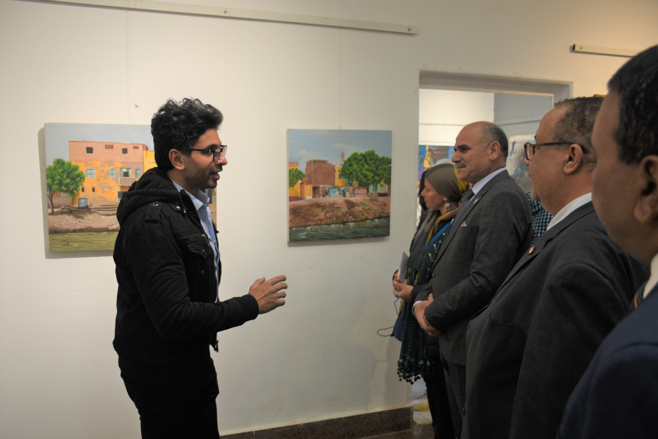 جانب من افتتاح المعرض