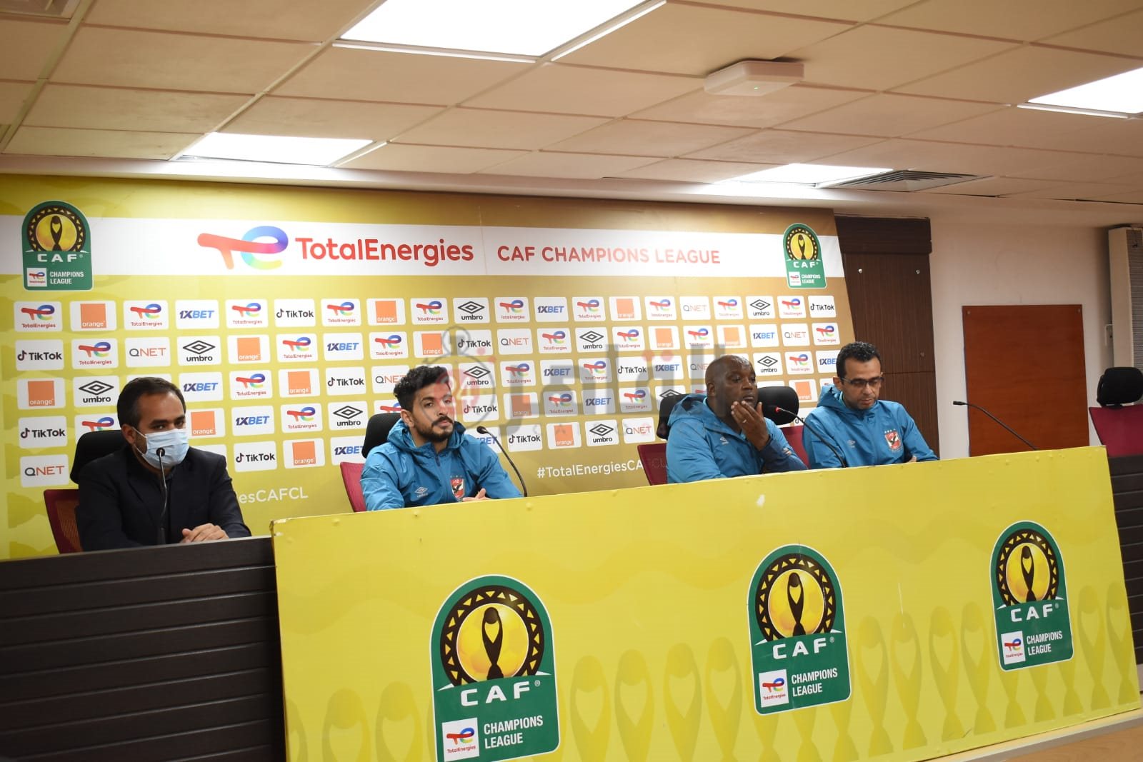 مؤتمر الصحفي لنادي الأهلي والمريخ (2)