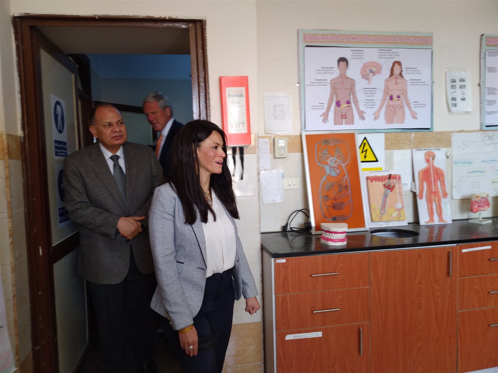 وزيرة التعاون الدولي تتفقد مدرسة المتفوقين بأسيوط 