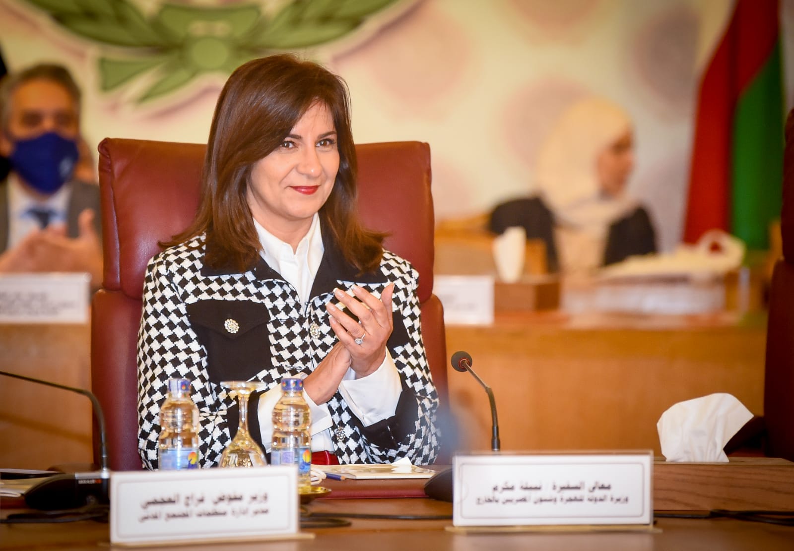 تكريم وزيرة الهجرة بدرع الإنسانية من المجلس العربي