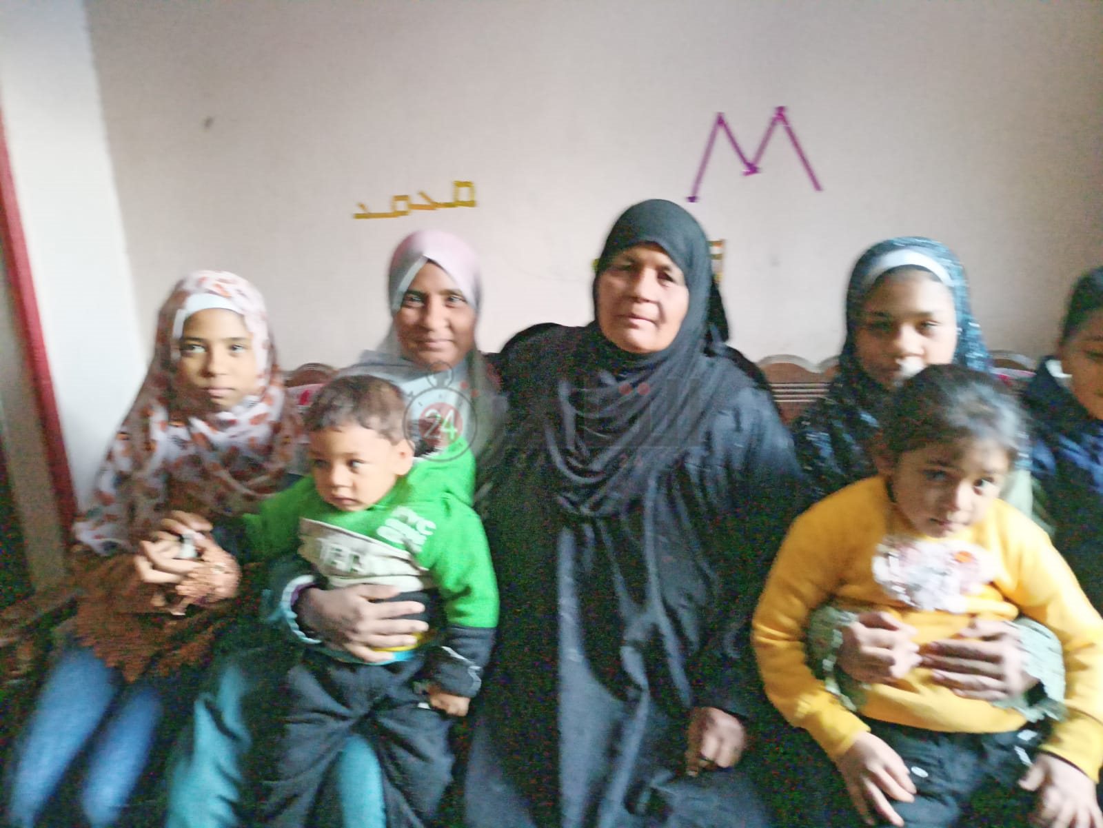 الأم المثالية الثانية بالأقصر وأحفادها