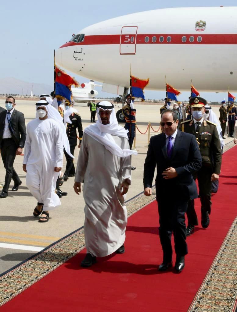 السيسي يستقبل ولي عهد أبو ظبي (2)