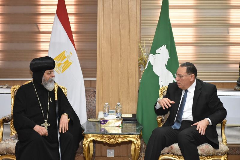 محافظ الشرقية يستقبل أسقف الزقازيق 2