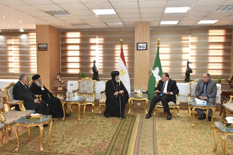 محافظ الشرقية يستقبل أسقف الزقازيق 4