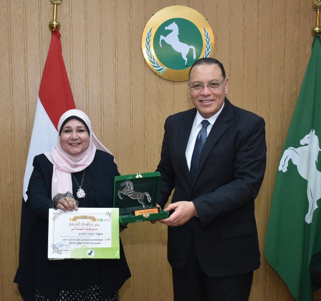 محافظ الشرقية يُكرم رئيس مركز ومدينة ههيا