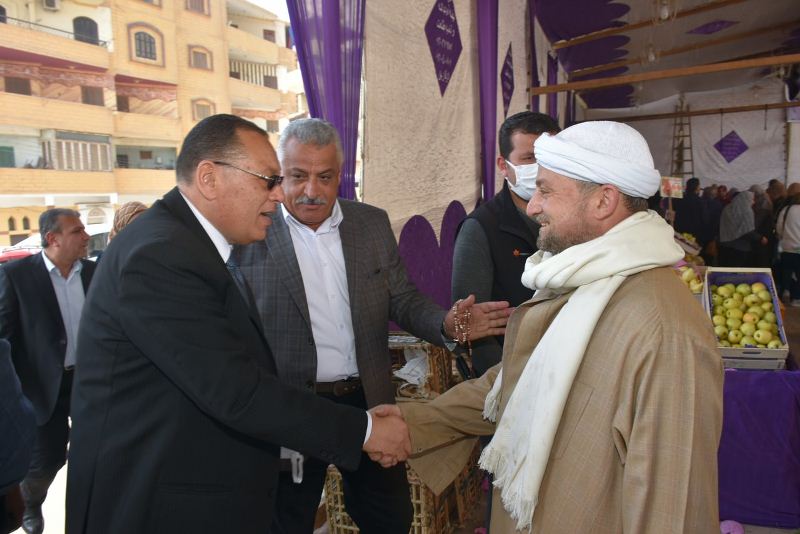 افتتاح منذ لبيع الخضروات والفاكهة بالشرقية