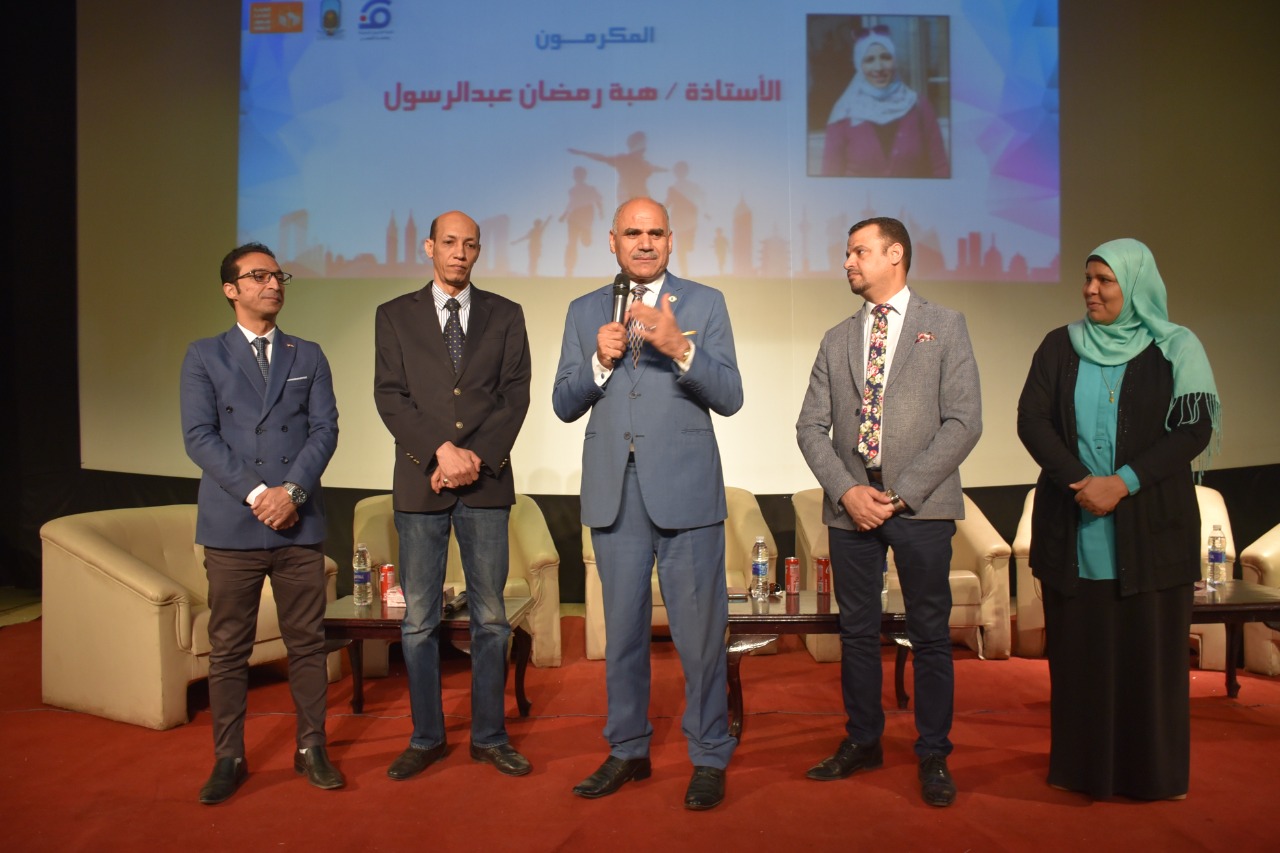 قادرون باختلاف 9