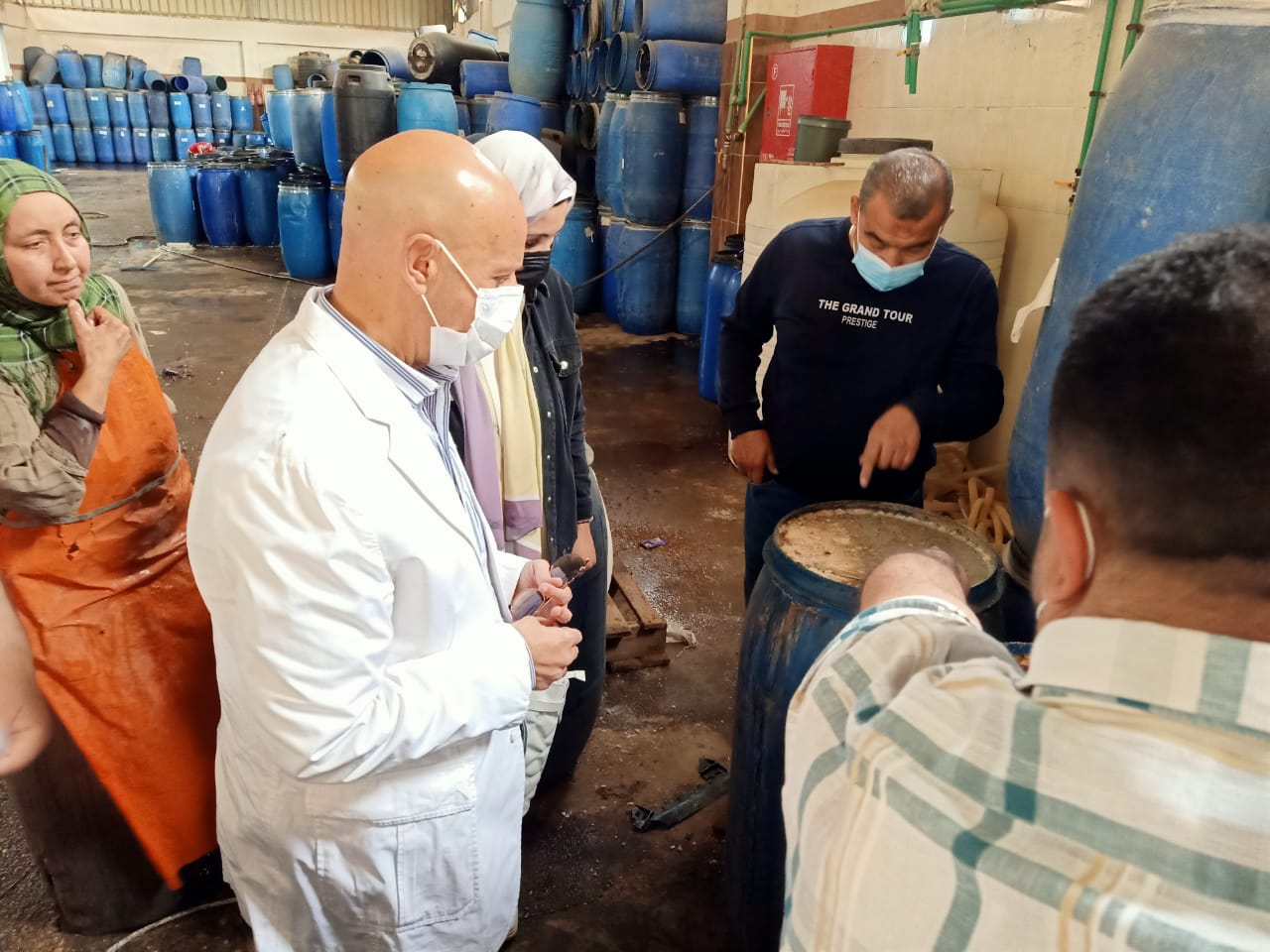 حملة تفتيشية على مصانع المخللات بالشرقية 02