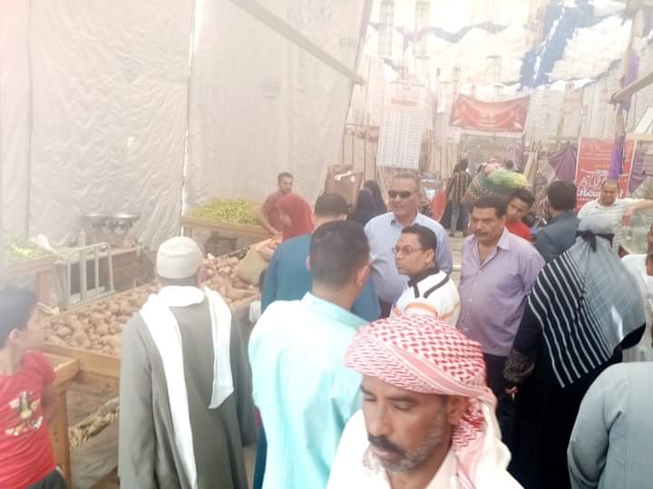 زحام على معارض أهلًا رمضان والمنافذ المتنقلة بالفيوم