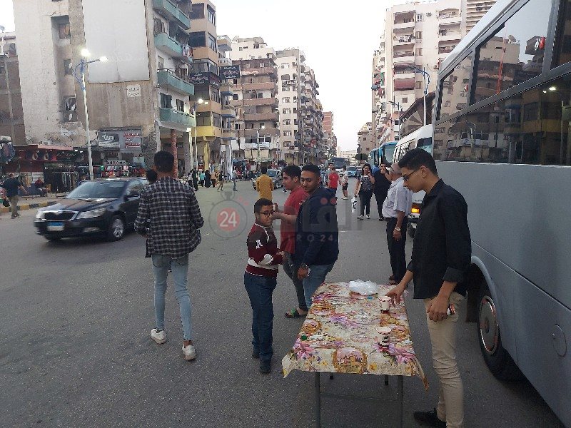 أقباط بورسعيد يوزعون وجبات الإفطار علي الصائمين17