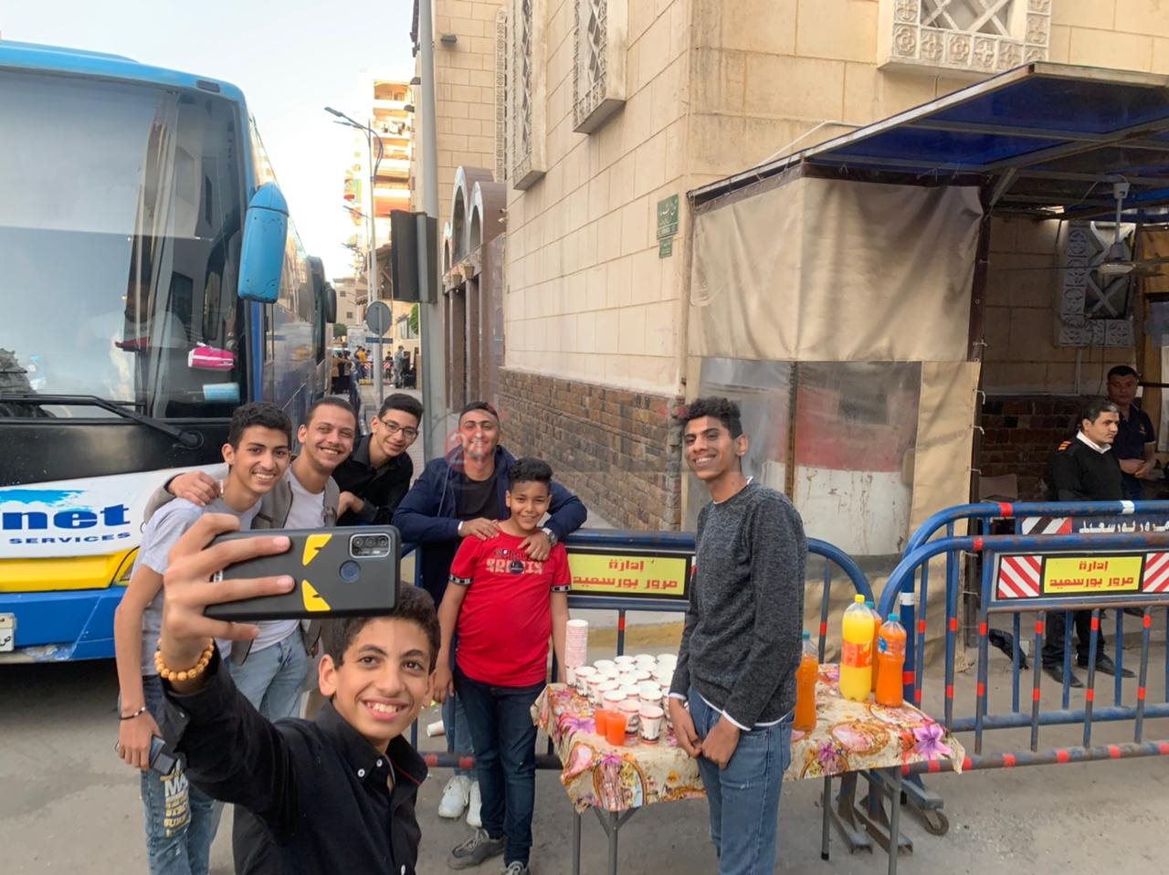 أقباط بورسعيد يوزعون وجبات الإفطار علي الصائمين19