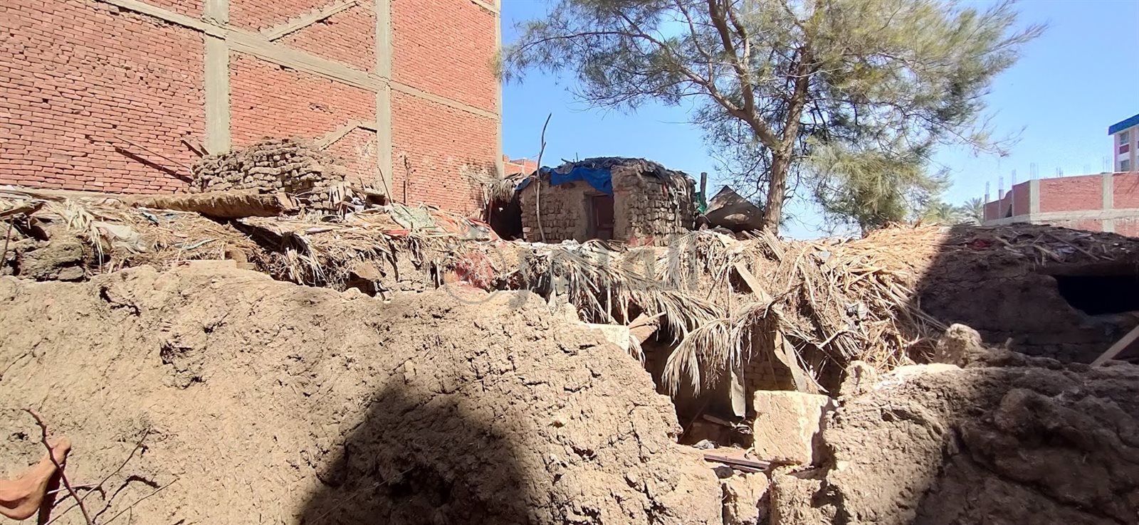 المنزل بعد انهياره 03