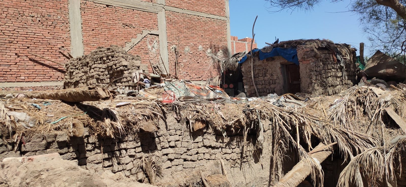 المنزل بعد انهياره 08