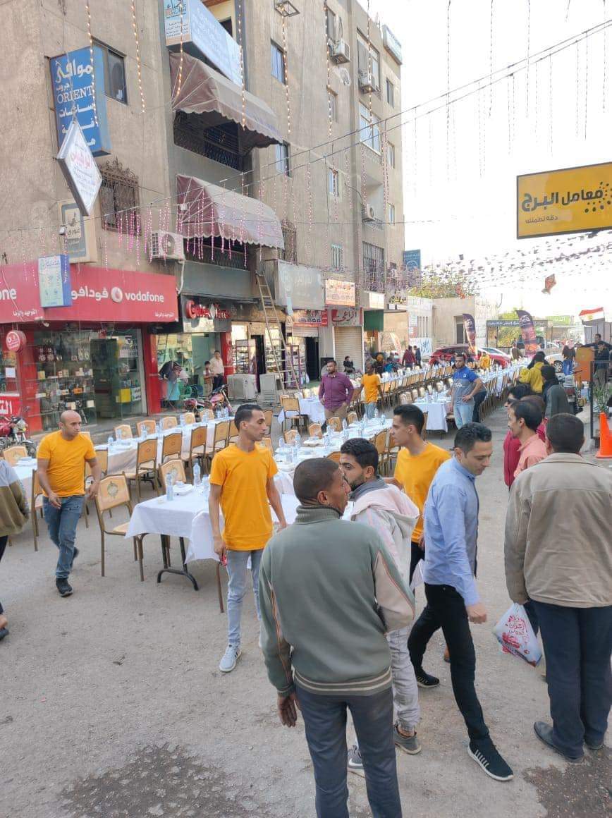 مائدة إفطار جماعي في العاشر من رمضان 2