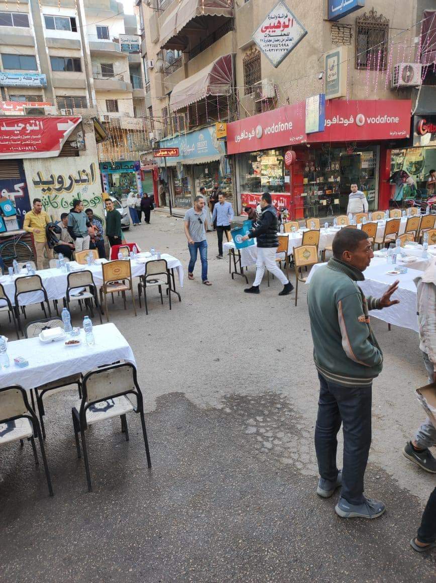 مائدة إفطار جماعي في العاشر من رمضان 4