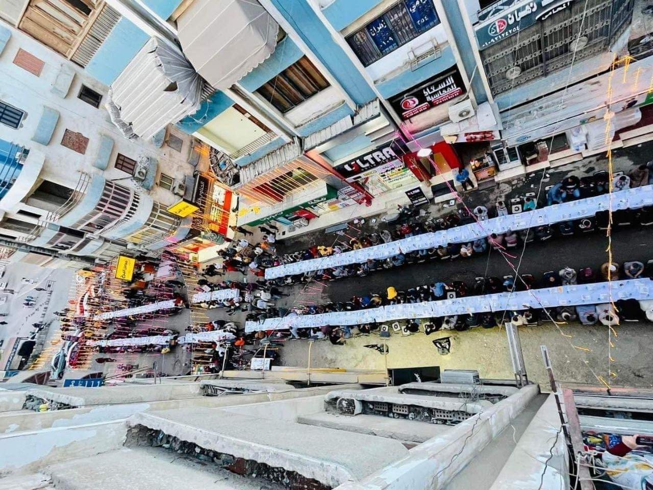 مائدة إفطار جماعي في العاشر من رمضان 9