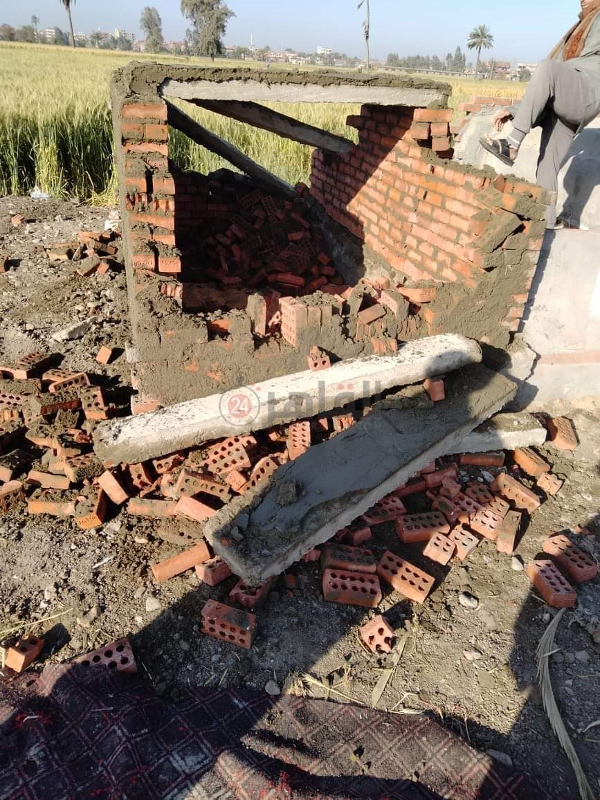 المقبرة المخالفة بعد إزالتها