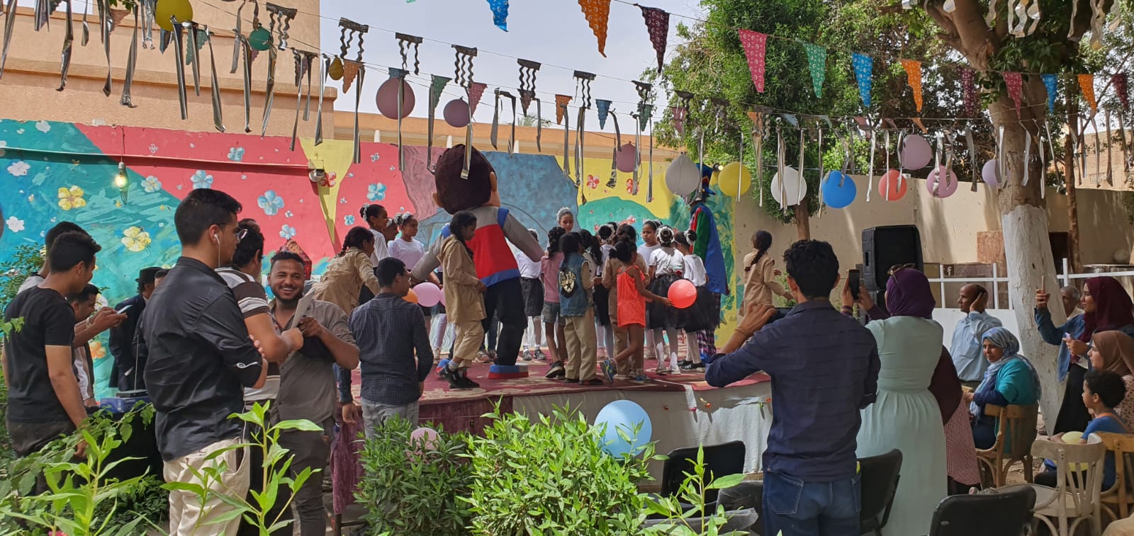 الاحتفال بيوم اليتيم