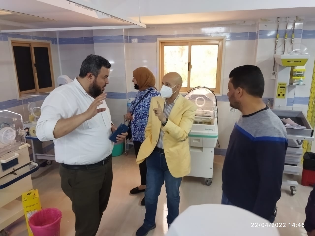 وكيل وزارة الصحة يطمئن على الأطفال 1