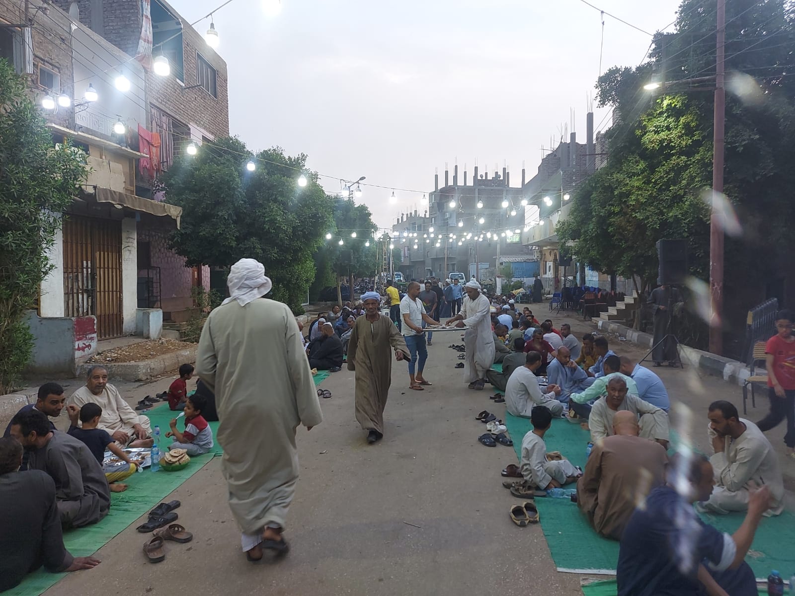 إفطار جماعي بقرية السمانين بالأقصر