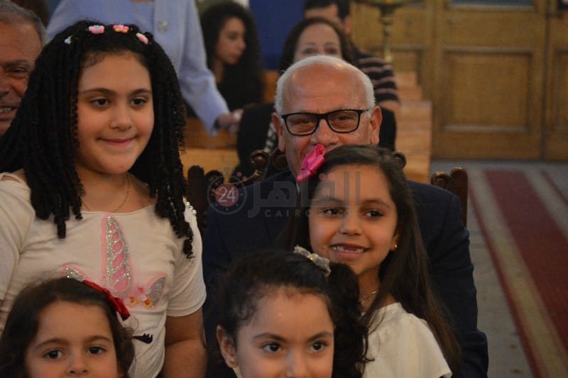 أقباط بورسعيد يؤدون صلاة قداس عيد القيامة المجيد 