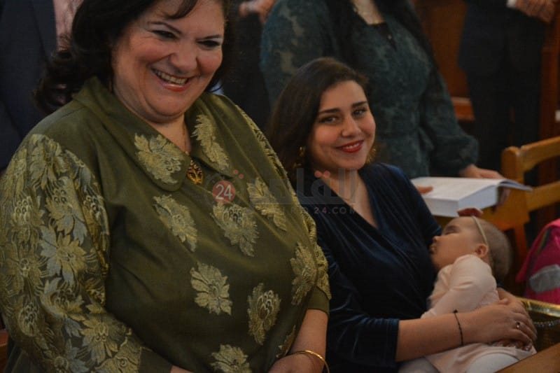 أقباط بورسعيد يؤدون صلاة قداس عيد القيامة المجيد 