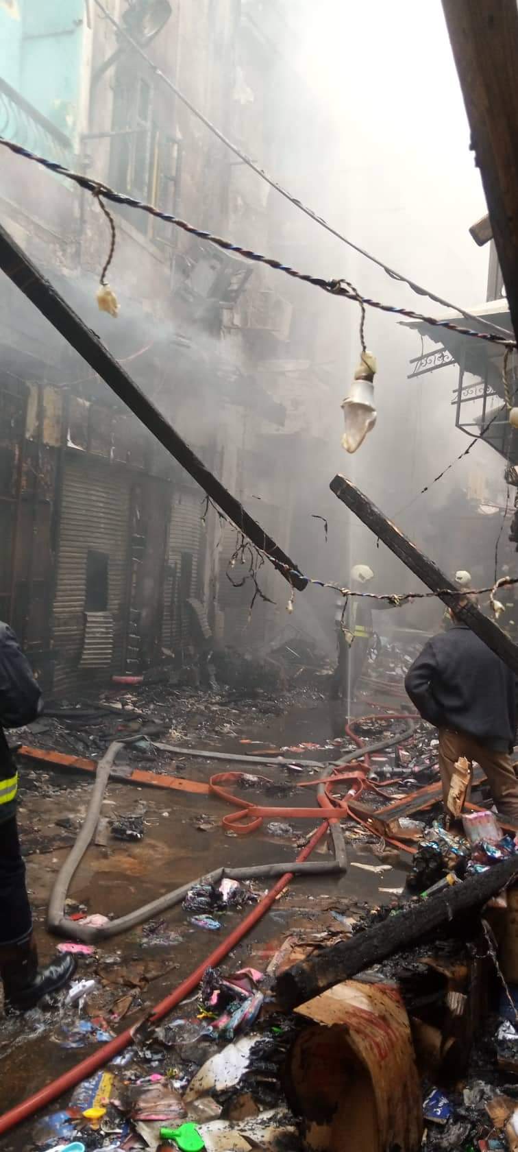 حريق هائل بمحال تجارية فى الإسكندرية 