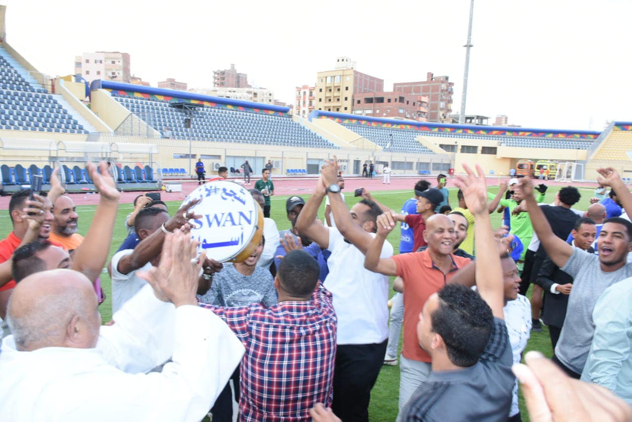 احتفال أسوان بالصعود إلى الممتاز (8)