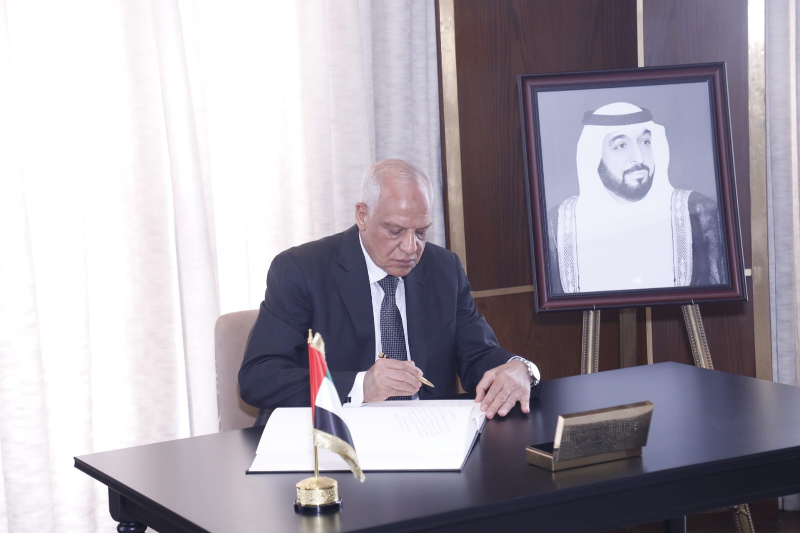 2c07f4a7-79f2-4565-8d24-3fd29c5d57fe