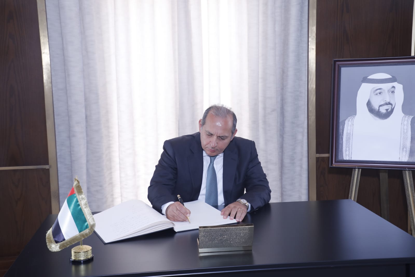 عزاء الشيخ خليفة بن زايد 3