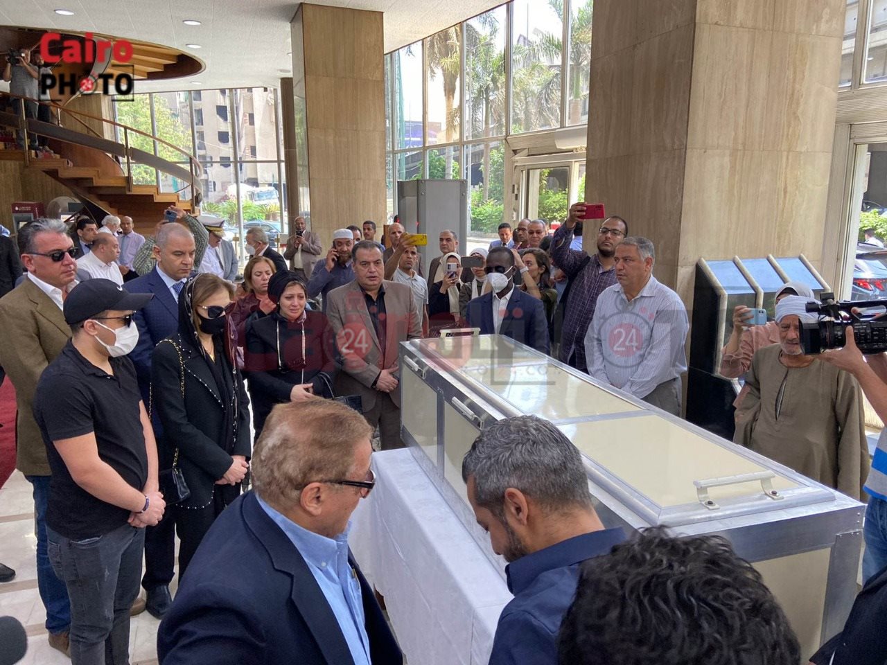  نقل جثمان الراحل صلاح منتصر من جريدة الأهرام