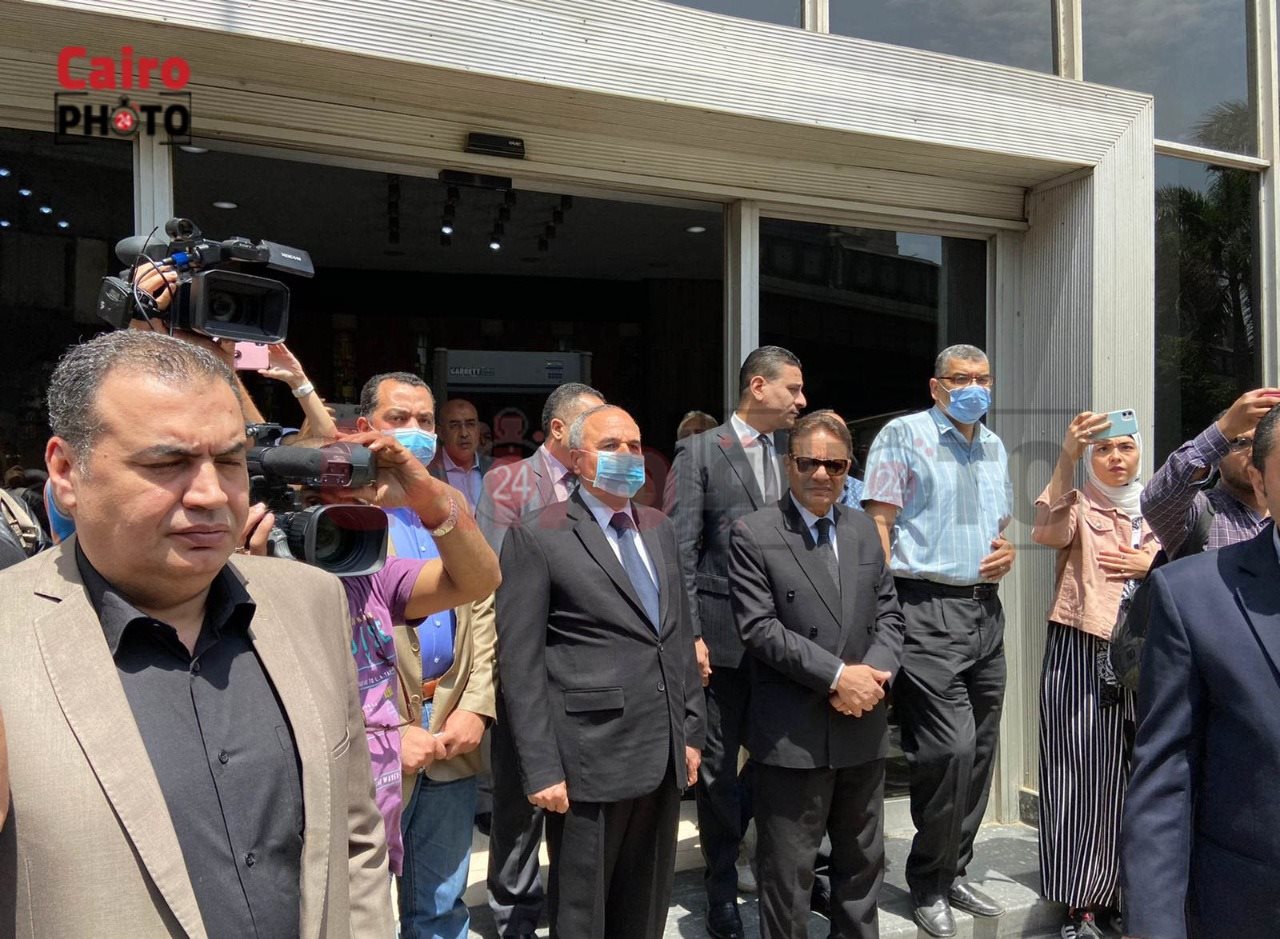  نقل جثمان الراحل صلاح منتصر من جريدة الأهرام