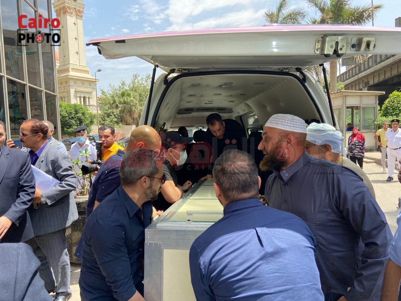  نقل جثمان الراحل صلاح منتصر من جريدة الأهرام