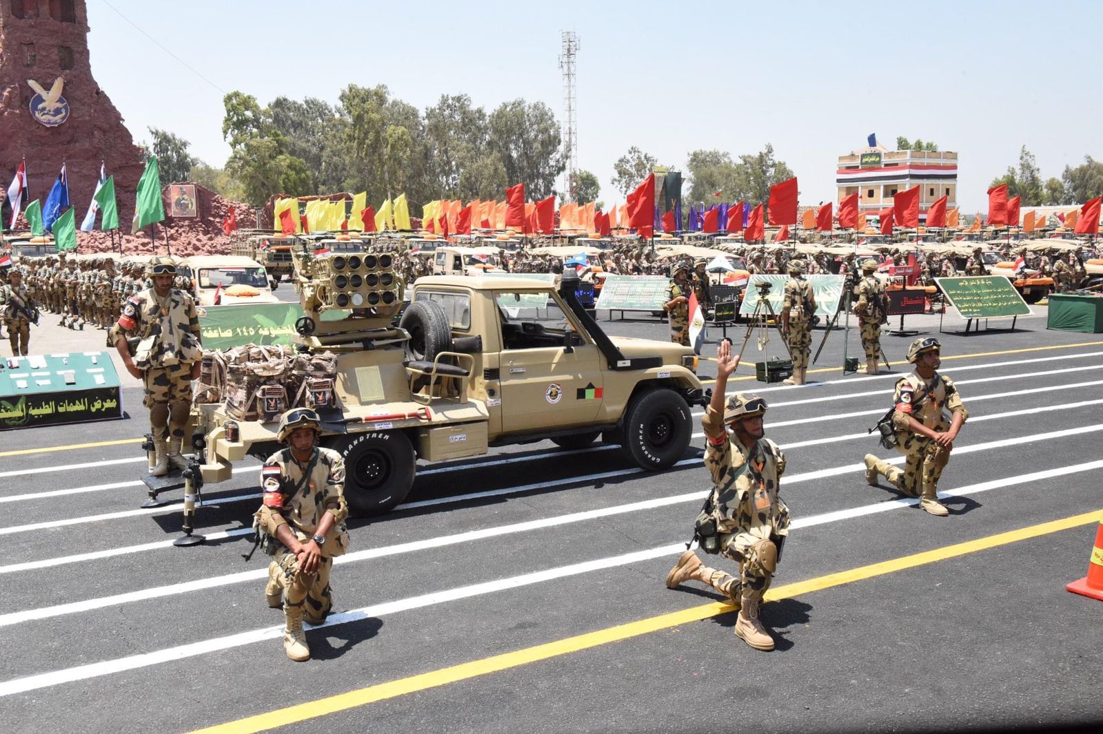 إجراءات تفتيش الحرب لإحدى وحدات قوات الصاعقة  