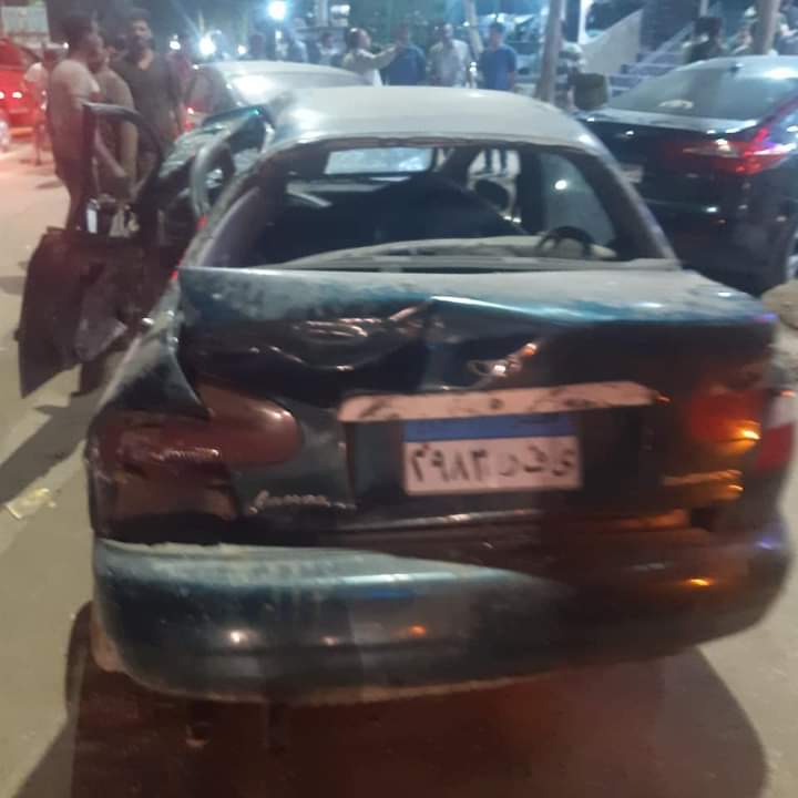 تصادم سيارتين بأسيوط 