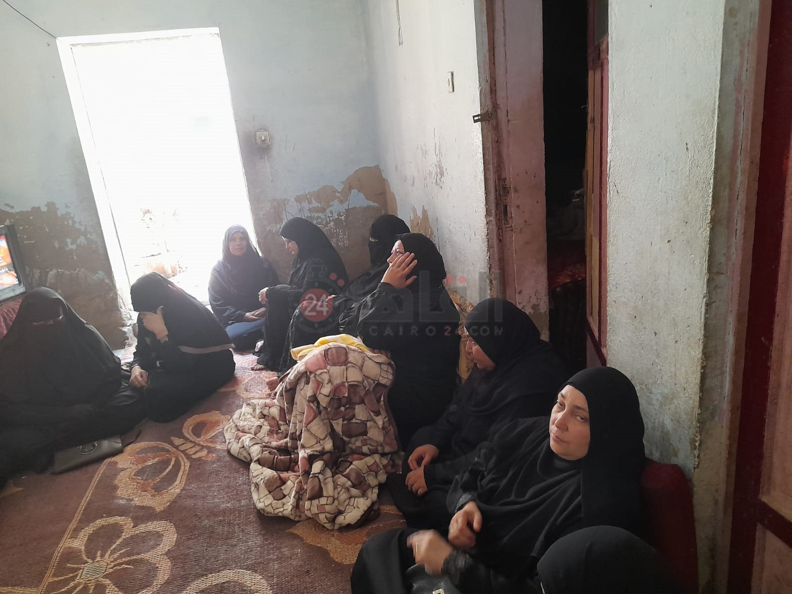 شقيقات الأب يبكون وفاته وزوجته وأطفاله بالشرقية 01