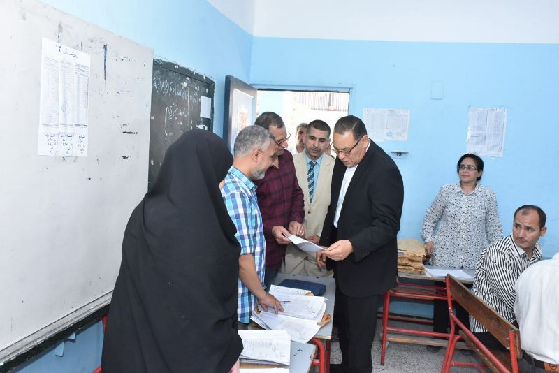 تصحيح أوراق إجابات امتحانات الشهادة الإعدادية بالشرقية 03