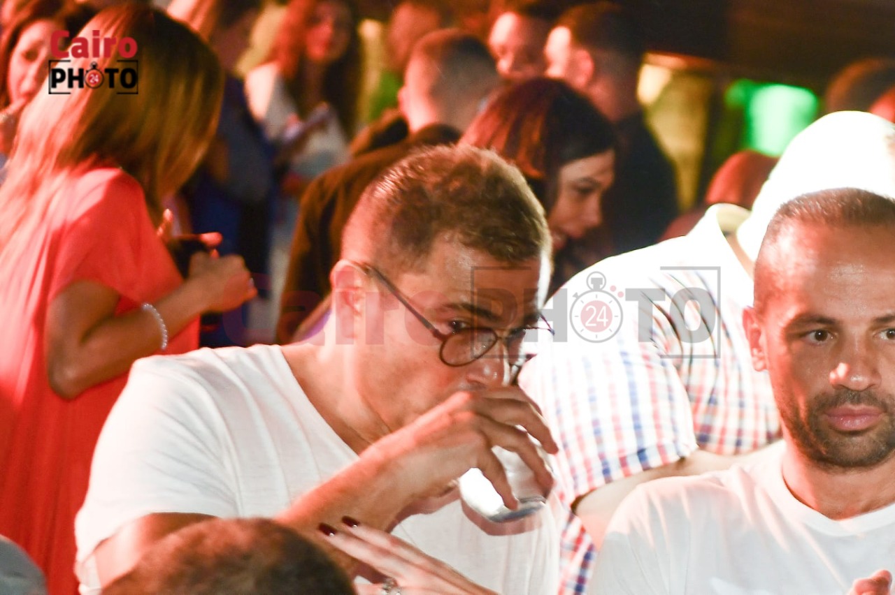 عمرو دياب خلال سهرة ممشى مصر