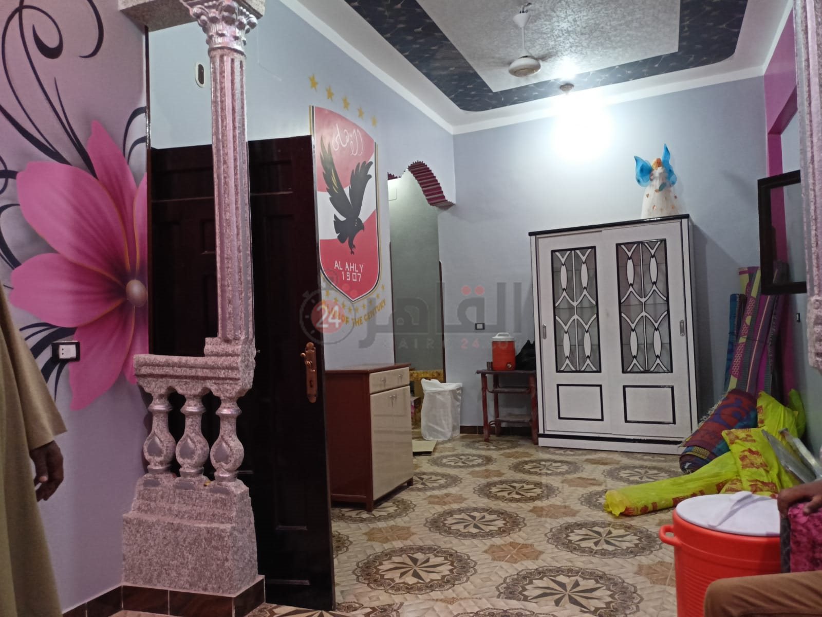 شعار الأهلي بشقة عريس الأقصر 