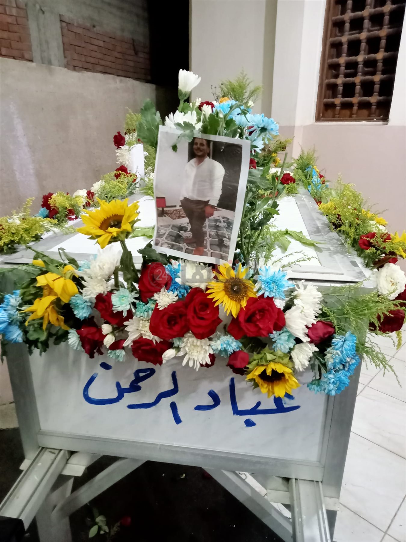 نعش أحد الضحايا 06