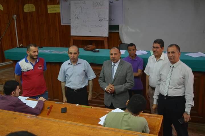 نائب رئيس جامعة الأزهر يتابع سير الامتحانات 